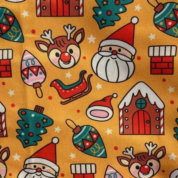 Handmade Holiday Winter Scrunchie (1) - Picture 4 of 6